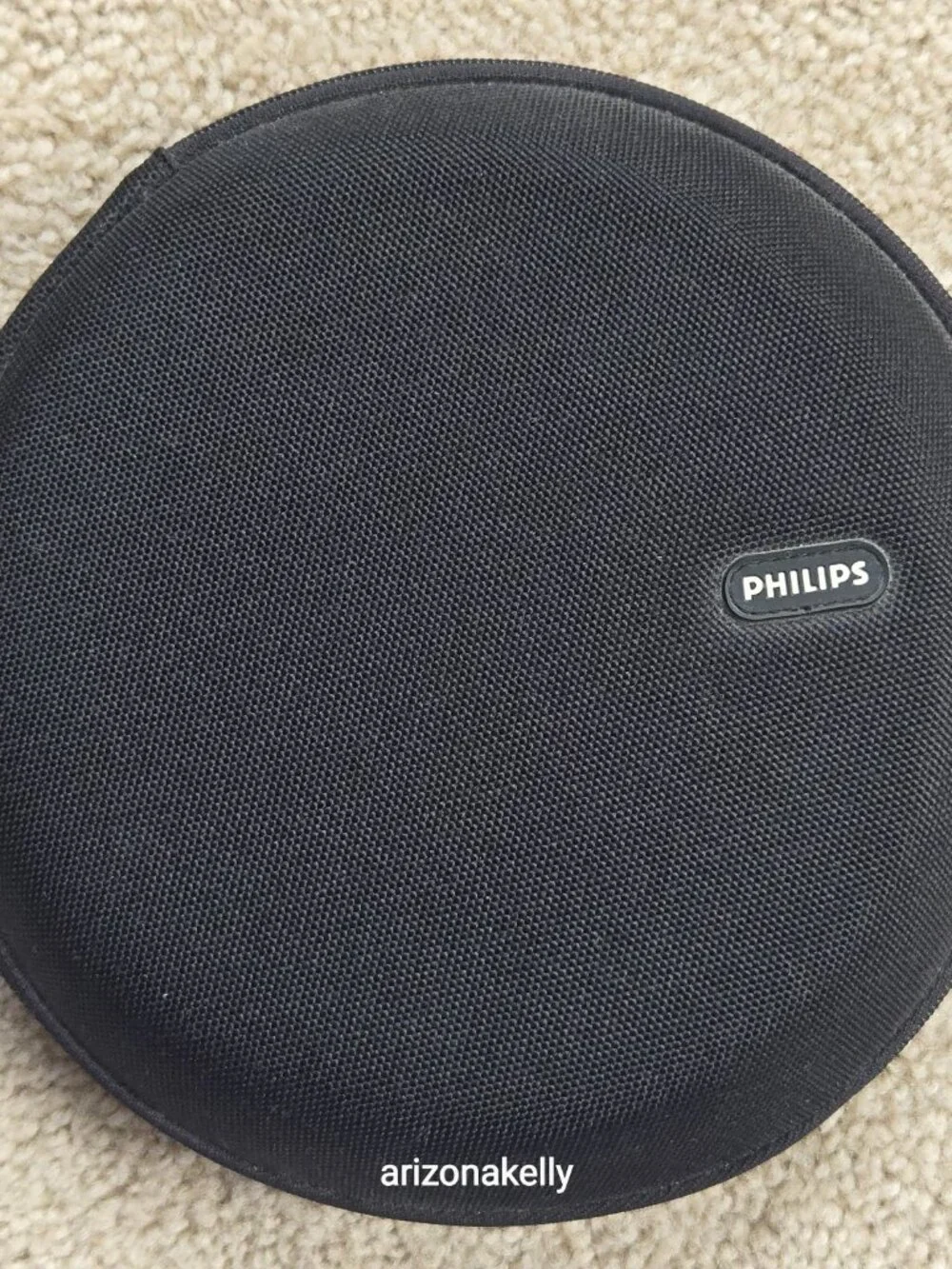 Philips Noise Canceling Headphones in Hard Case - Picture 3 of 12